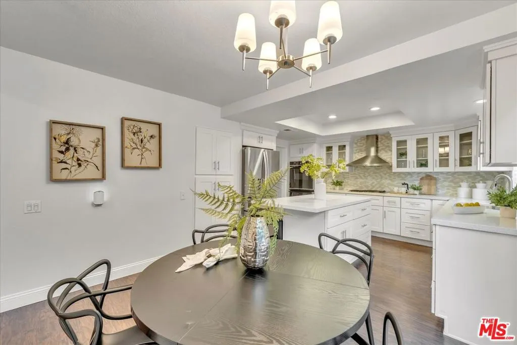 Encino, California 91436, United States, 4 Bedrooms Bedrooms, ,4 BathroomsBathrooms,Residential,Active,242843