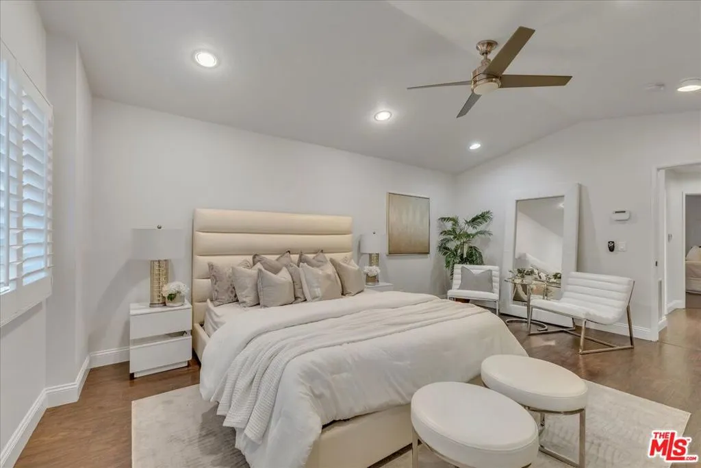 Encino, California 91436, United States, 4 Bedrooms Bedrooms, ,4 BathroomsBathrooms,Residential,Active,242843