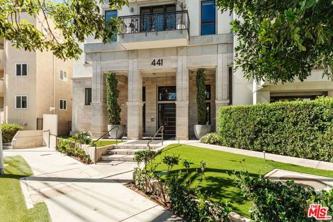 441 S Barrington Avenue 109 Los Angeles CA 90049