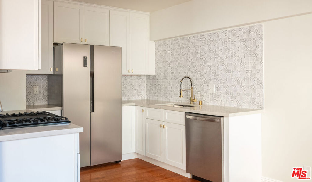 1323 S Ridgeley Drive