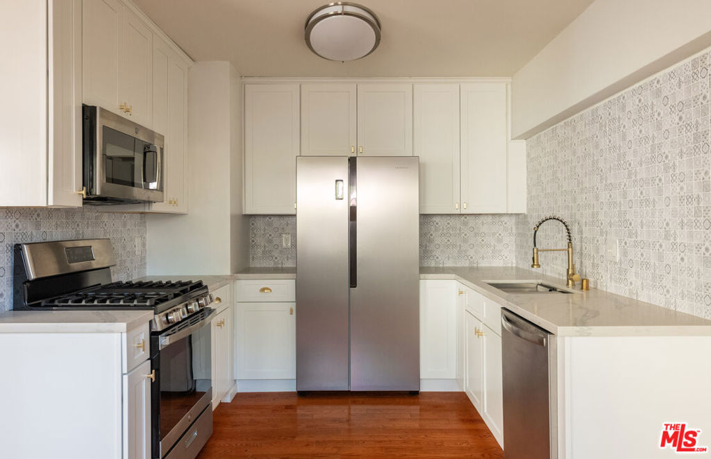 1323 S Ridgeley Drive