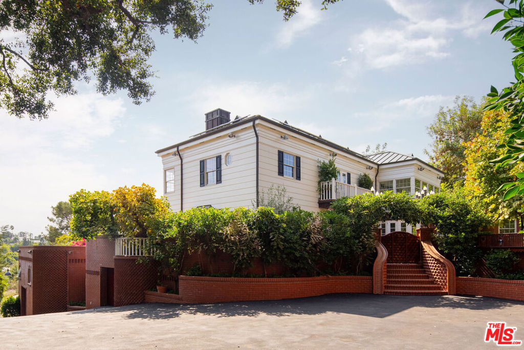 1280 Benedict Canyon Drive