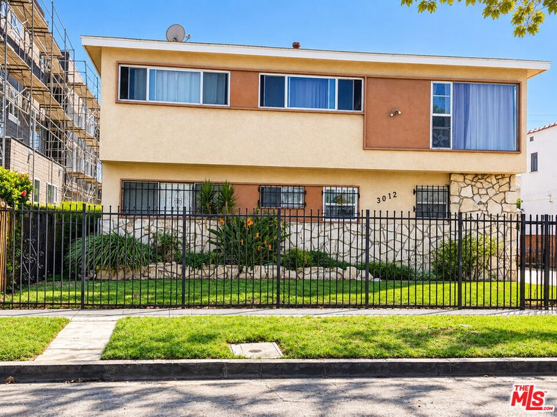 3012 Alsace Avenue