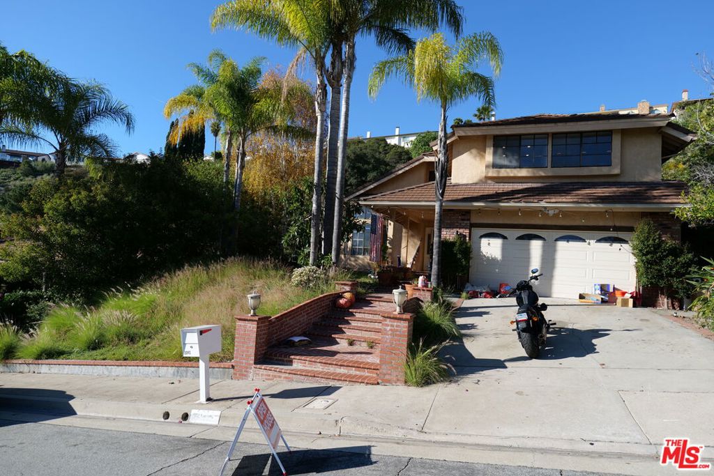 2241 Flintridge Drive