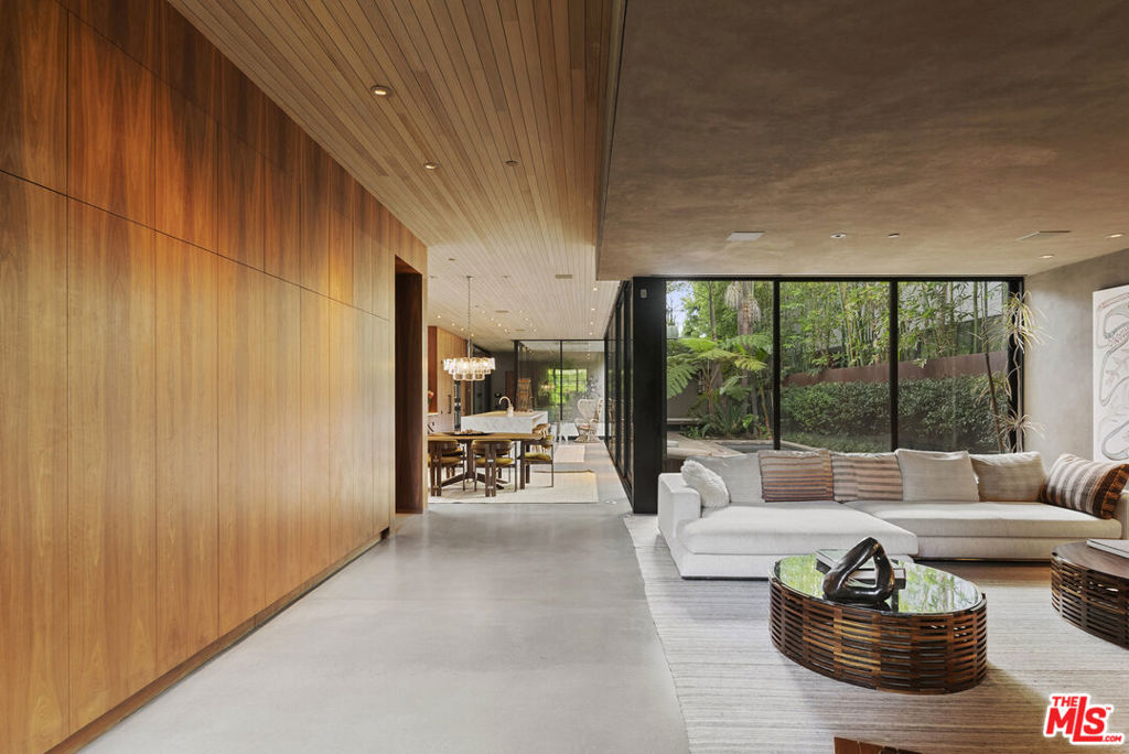 Properties 4 634 Milwood Avenue