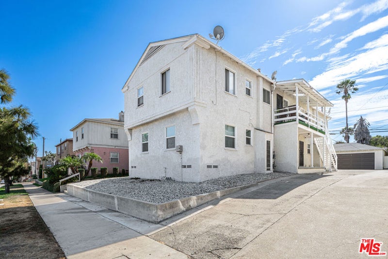 8207 Crenshaw Drive