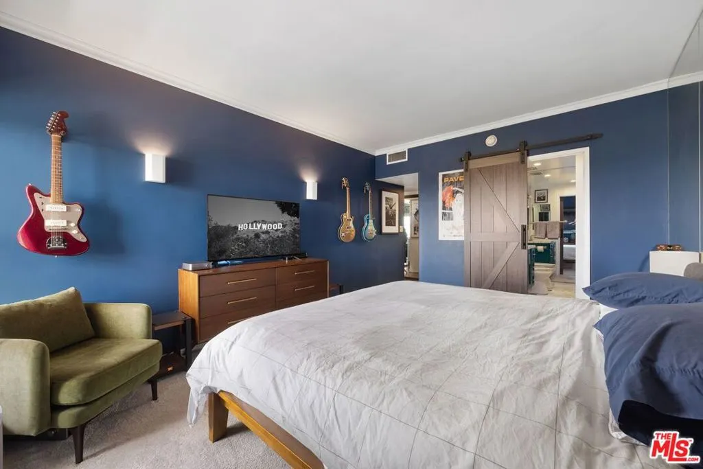 West Hollywood, California 90069, United States, 1 Bedroom Bedrooms, ,2 BathroomsBathrooms,Residential,Active,139690