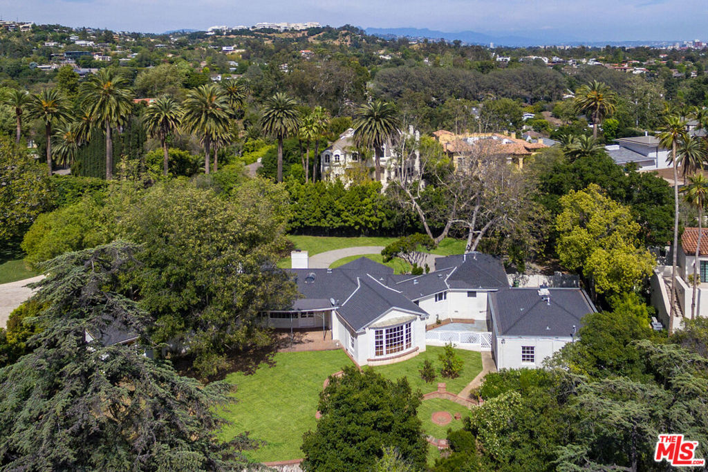 7 Oakmont Drive