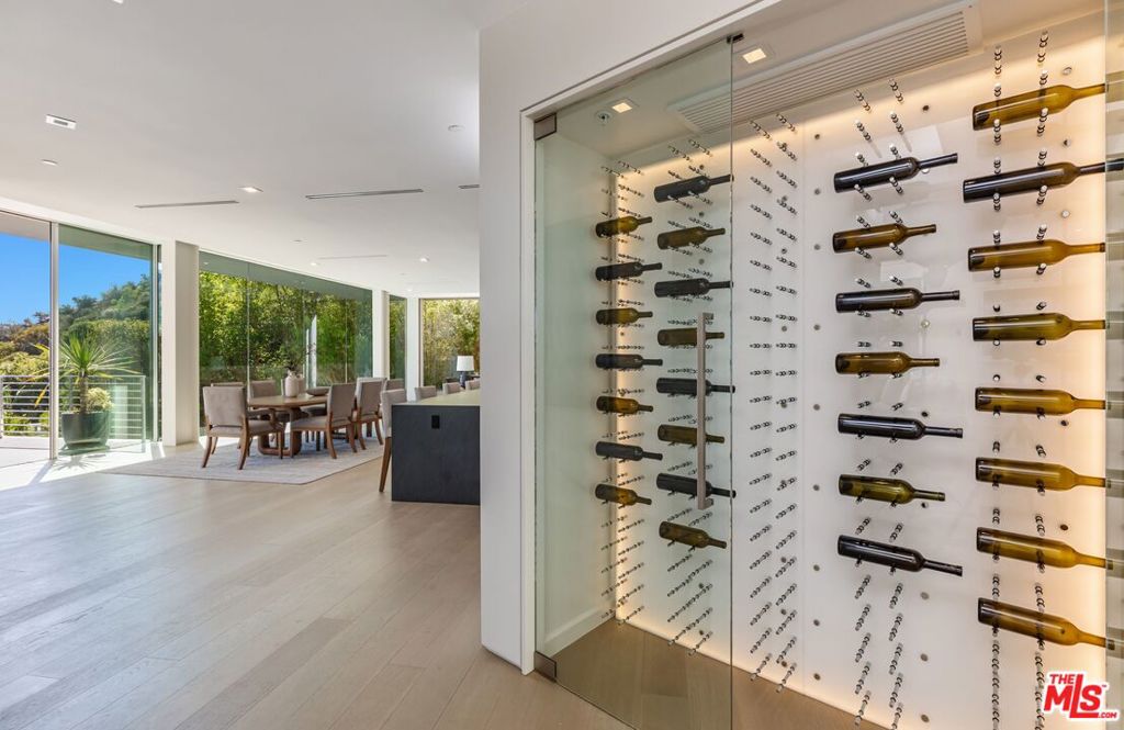 1895 Rising Glen Road