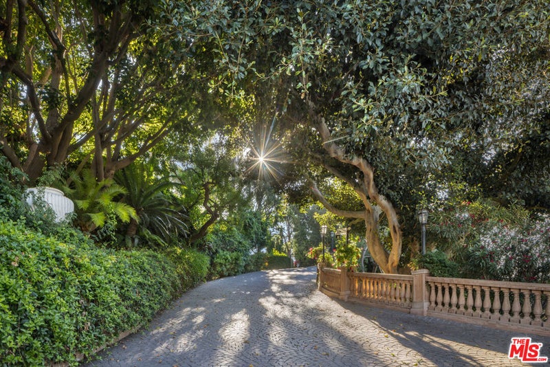 1005 Bel Air Court