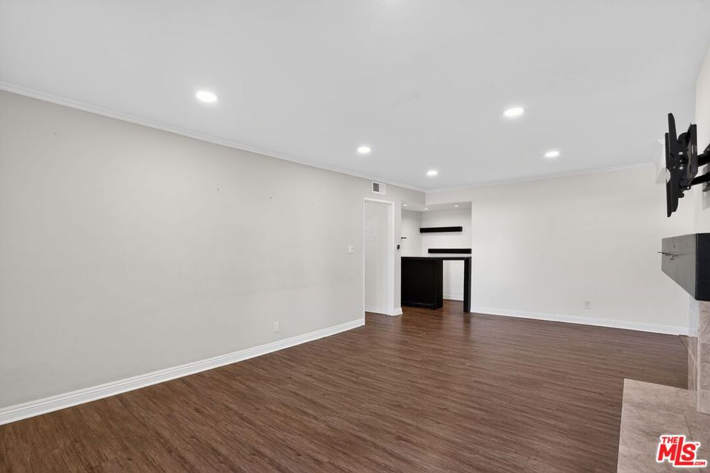 12940 Riverside Drive 101