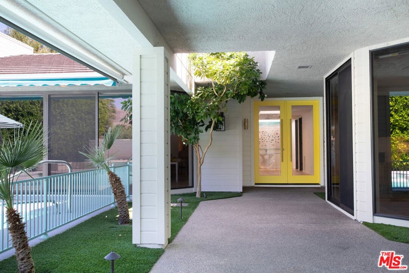 2 Sussex Court