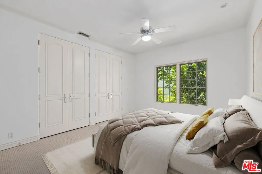 Pacific Palisades, California 90272, United States, 6 Bedrooms Bedrooms, ,5 BathroomsBathrooms,Residential,Active,178151