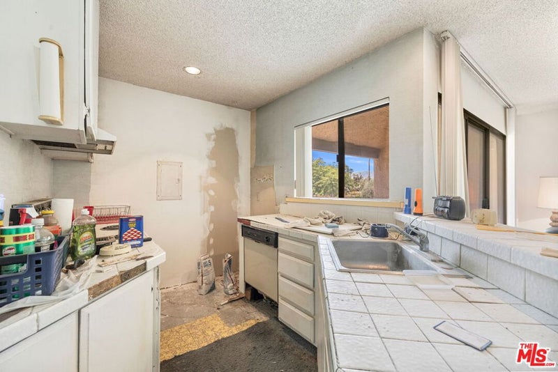 5300 E Waverly Drive 4202