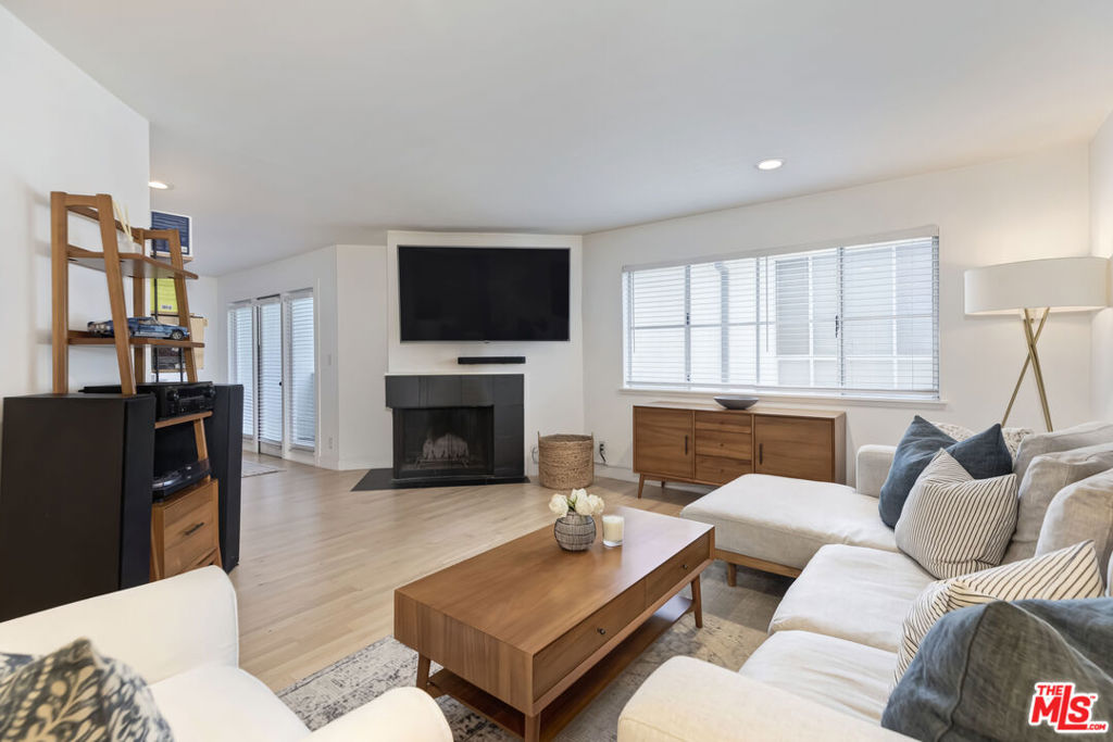 928 7th Street 3