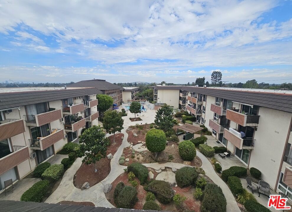 5585 E Pacific Coast Highway 260