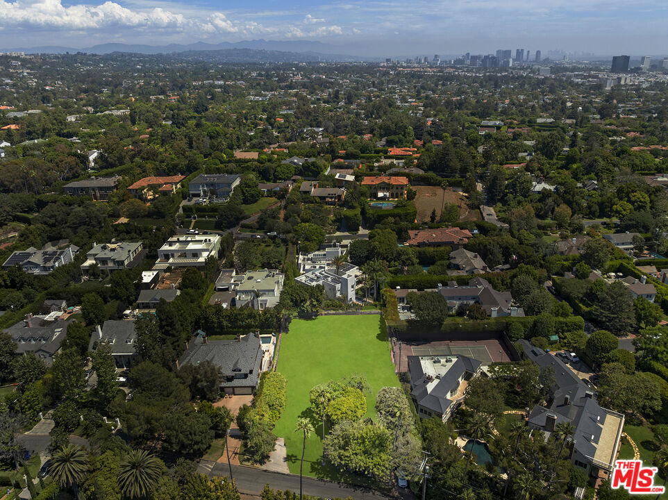 Properties 4 184 S Rockingham Avenue