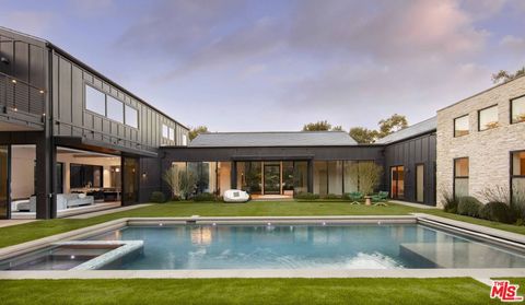 691 Via Trepadora Santa Barbara CA 93110