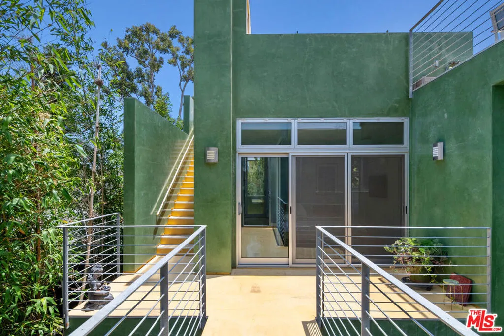 Venice, California 90291, United States, 2 Bedrooms Bedrooms, ,3 BathroomsBathrooms,Residential,Active,152350