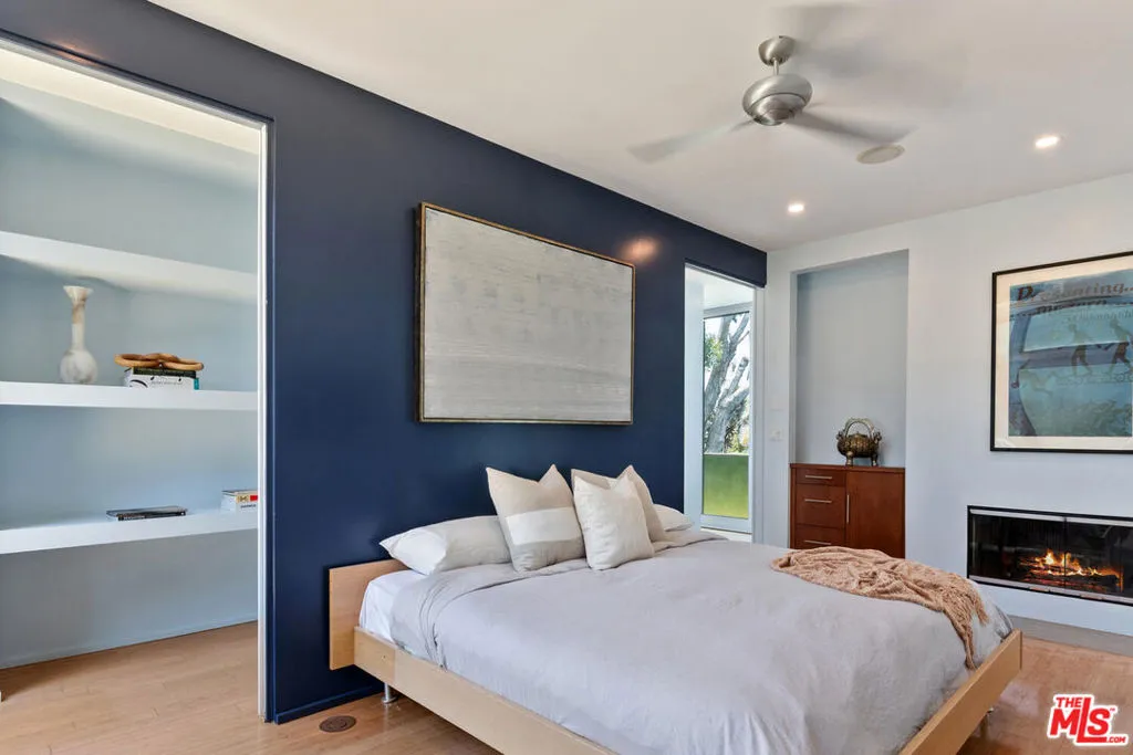 Venice, California 90291, United States, 2 Bedrooms Bedrooms, ,3 BathroomsBathrooms,Residential,Active,152350