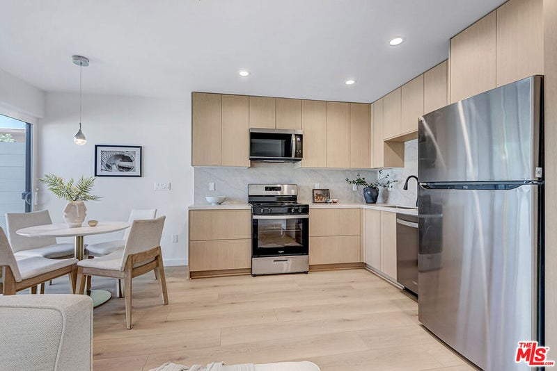 2813 1/2 12th Ave
