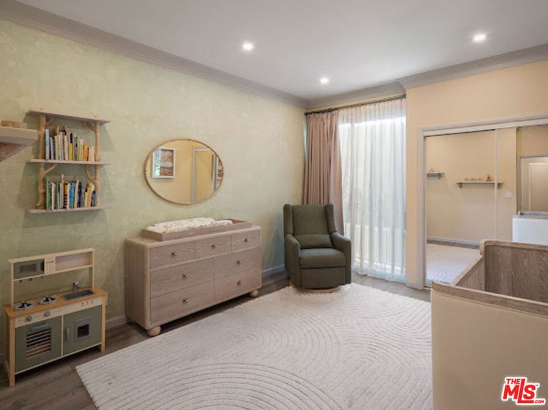 324 N Palm Drive 307