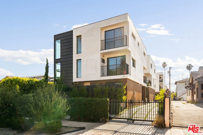 923 N Mariposa Avenue