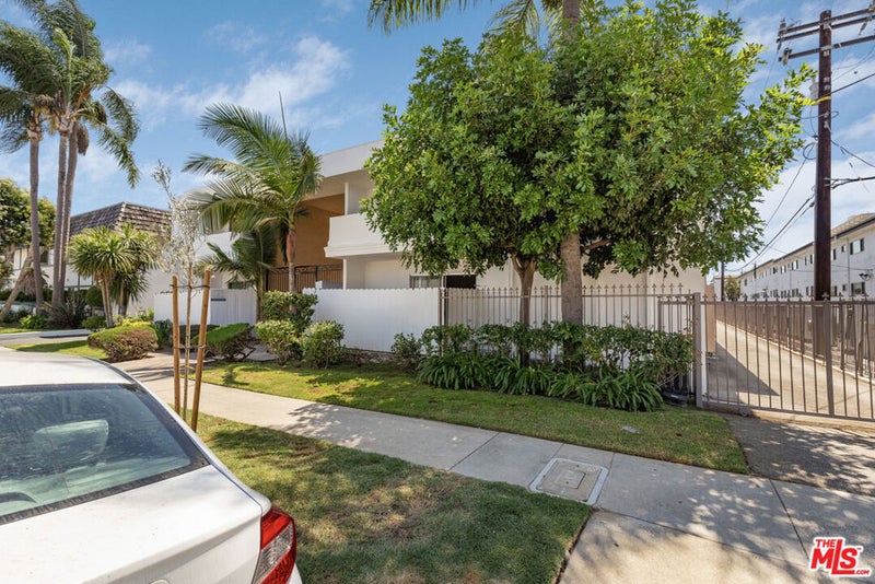 3444 Emerald Street