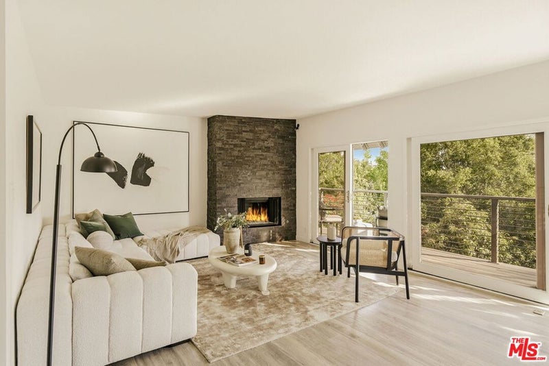 2753 La Cuesta Drive