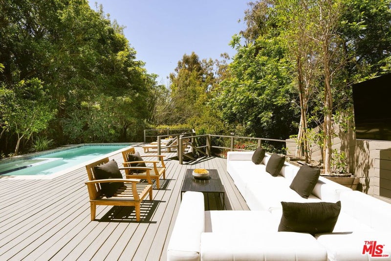 2753 La Cuesta Drive
