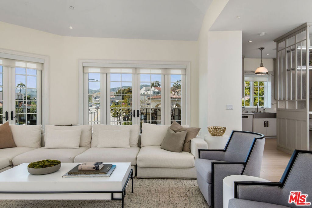 15225 Palisades Village Lane 205