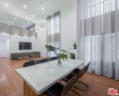 Photo of 7062 Hawthorn Avenue #N1, Los Angeles, CA 90028 (MLS # 25604733)