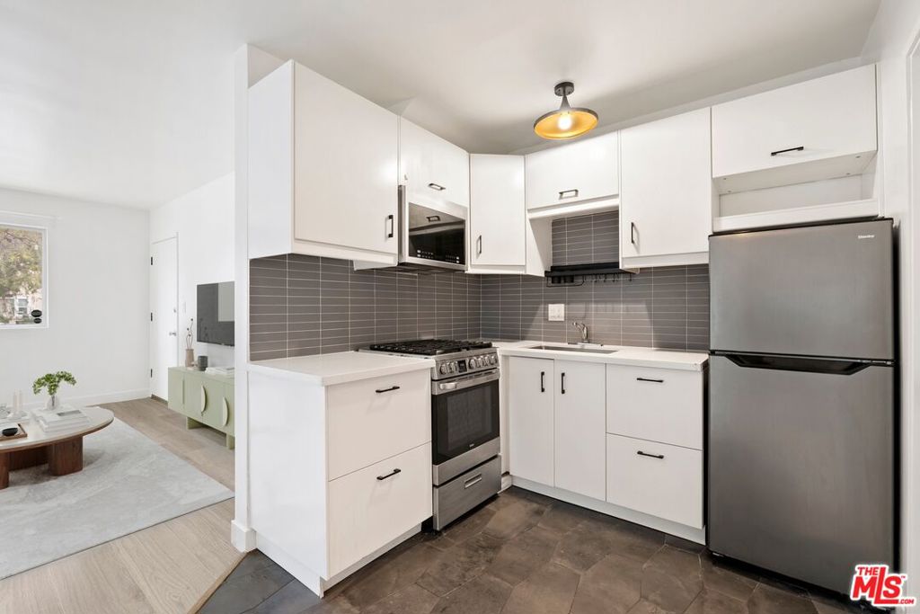 200 N Rampart Boulevard