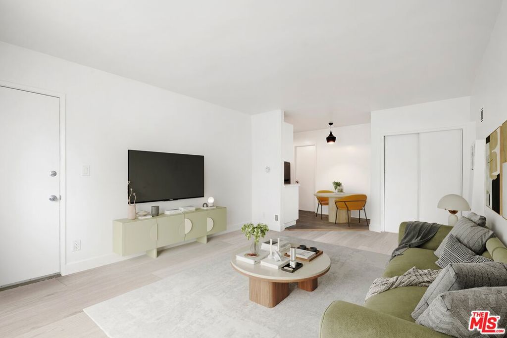 200 N Rampart Boulevard