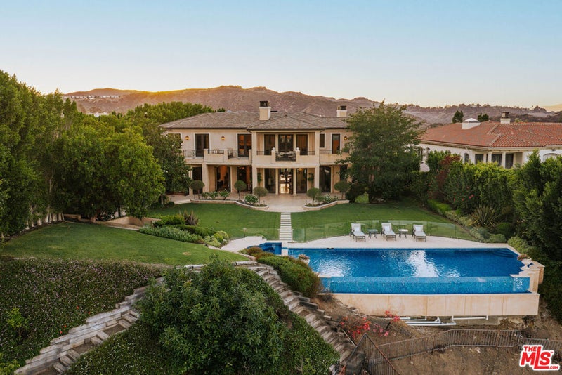 2108 Stratford Circle