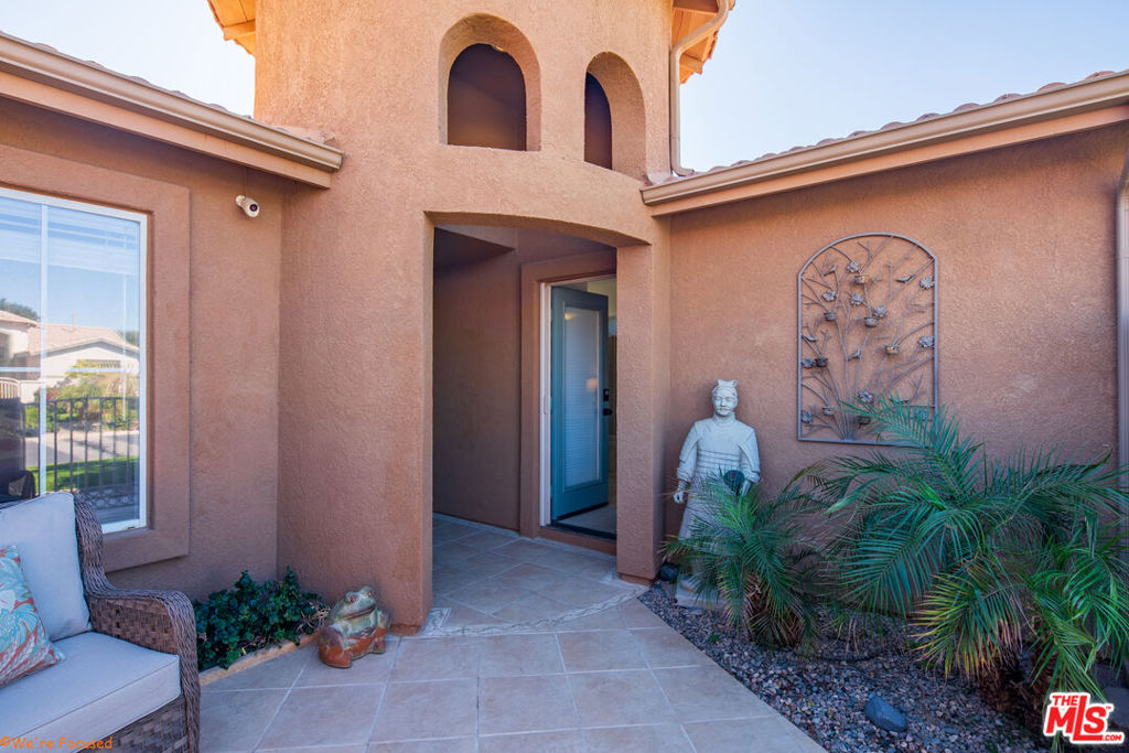 81129 La Reina Circle