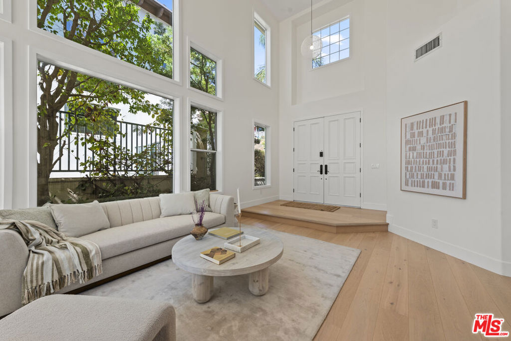 16724 Calle Arbolada