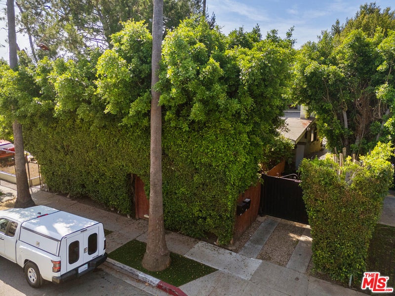 5742 La Mirada Avenue