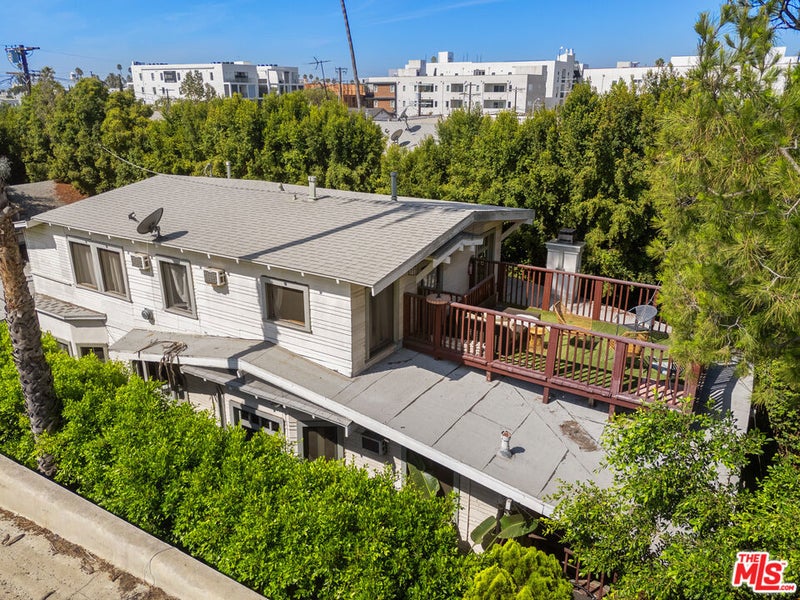 5742 La Mirada Avenue