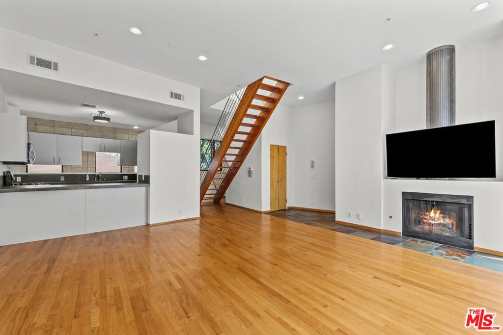 343 Rennie Avenue 7