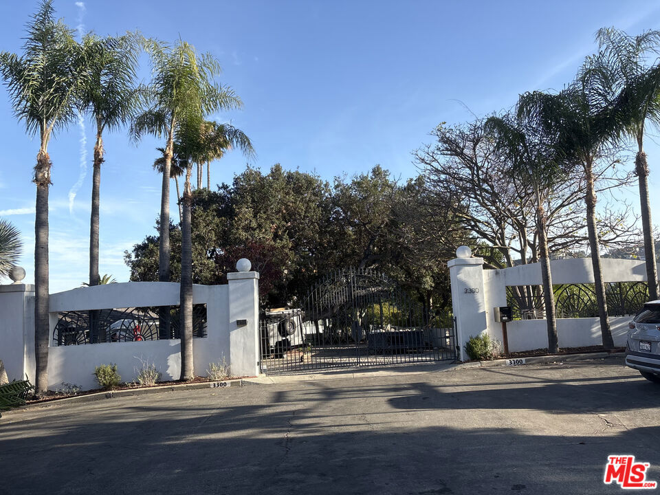 3300 Wonder View Plaza