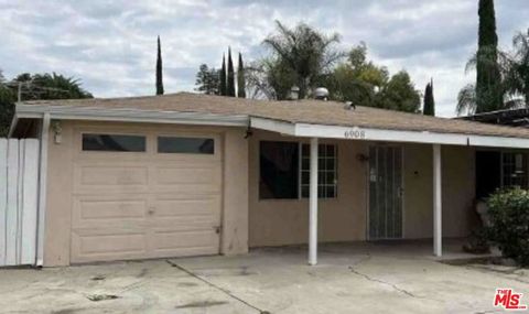 6908 Geyser Avenue Reseda CA 91335