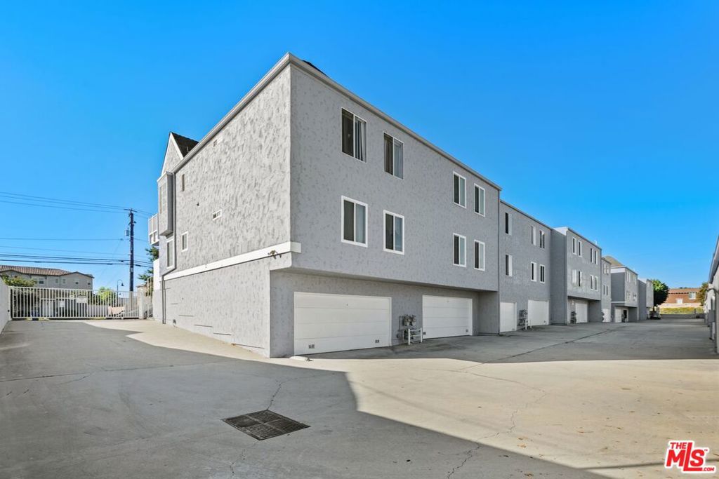 1229 W 223rd Street 113