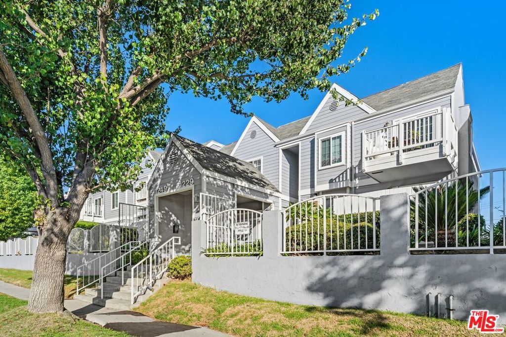 1229 W 223rd Street 113