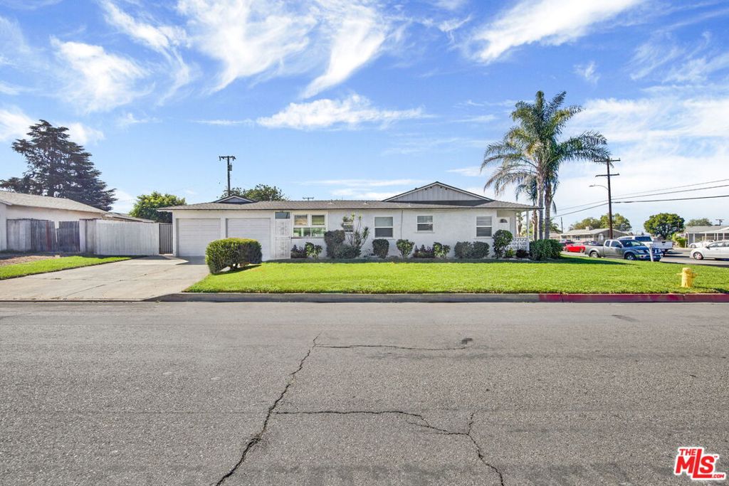 5042 N Glendora Avenue