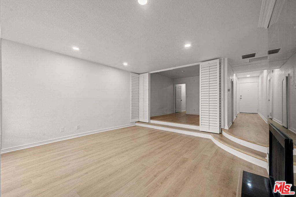 1355 N Sierra Bonita Avenue 203