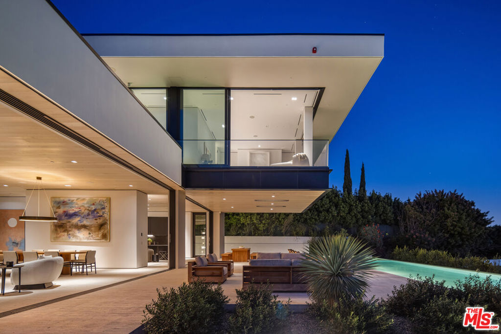 Properties 2 1210 Laurel Way
