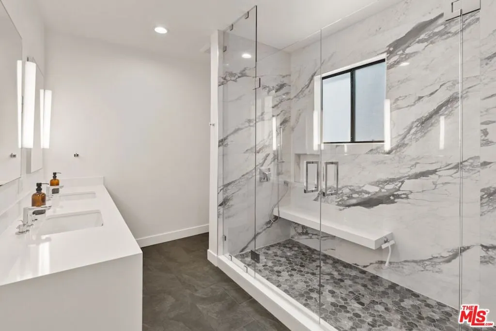 Los Angeles, California 90024, United States, 3 Bedrooms Bedrooms, ,2 BathroomsBathrooms,Residential,Active,150516