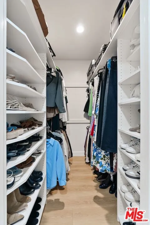 Los Angeles, California 90024, United States, 3 Bedrooms Bedrooms, ,2 BathroomsBathrooms,Residential,Active,150516