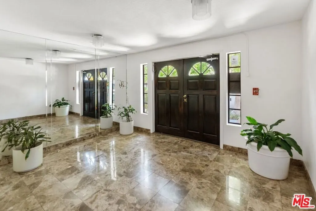 Los Angeles, California 90024, United States, 3 Bedrooms Bedrooms, ,2 BathroomsBathrooms,Residential,Active,150516